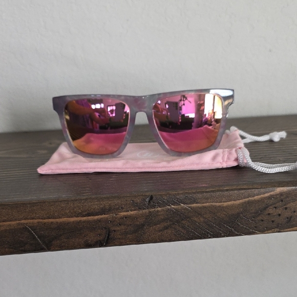 Polarized Pink Sunglasses - Picture 5 of 6